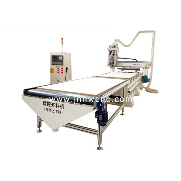 數(shù)控開(kāi)料機(jī)加工中心